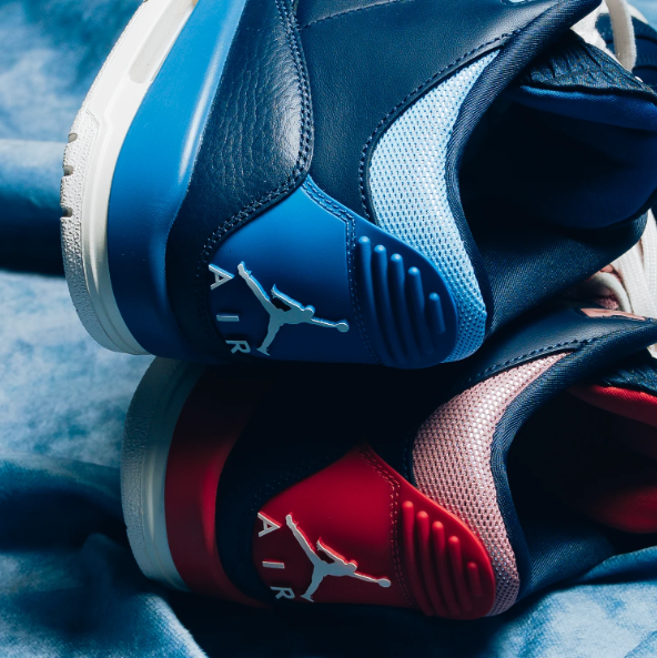 Navy Mid-Top Sneakers with Mismatched Blue & Red Accents